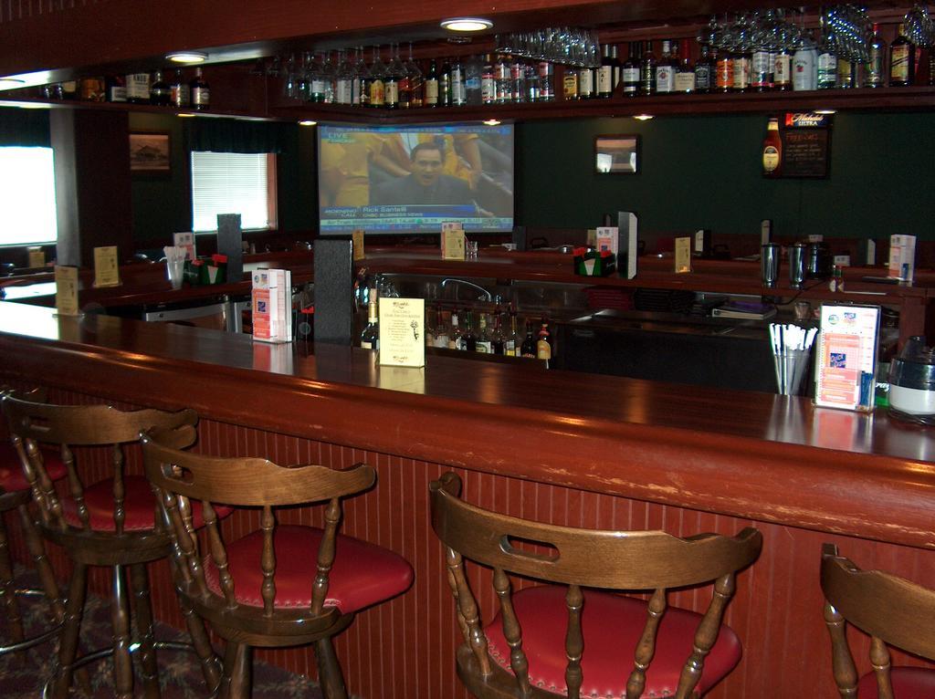 Fred'S Inn Restaurant & Lodging Norwich Buitenkant foto