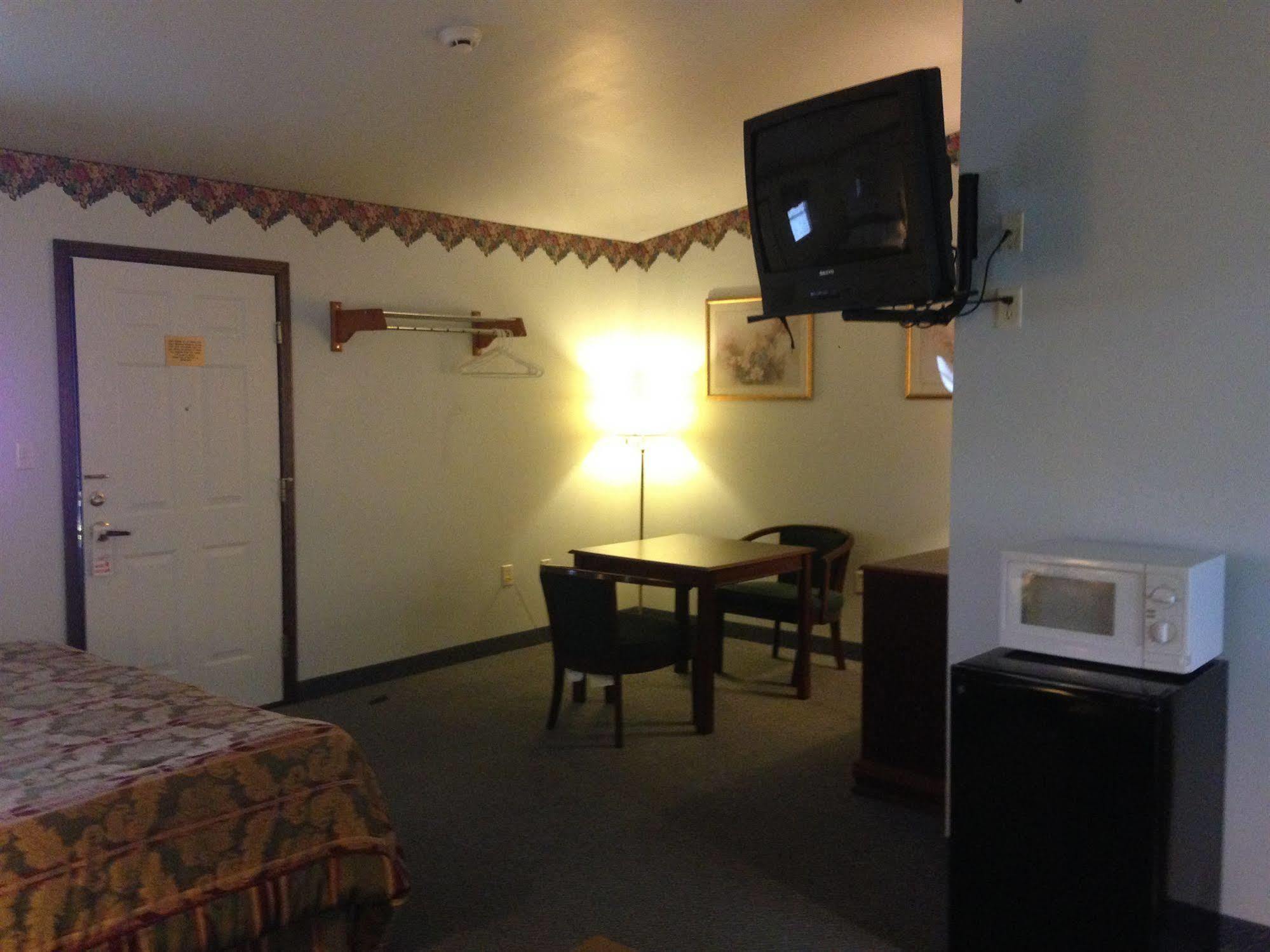 Fred'S Inn Restaurant & Lodging Norwich Buitenkant foto