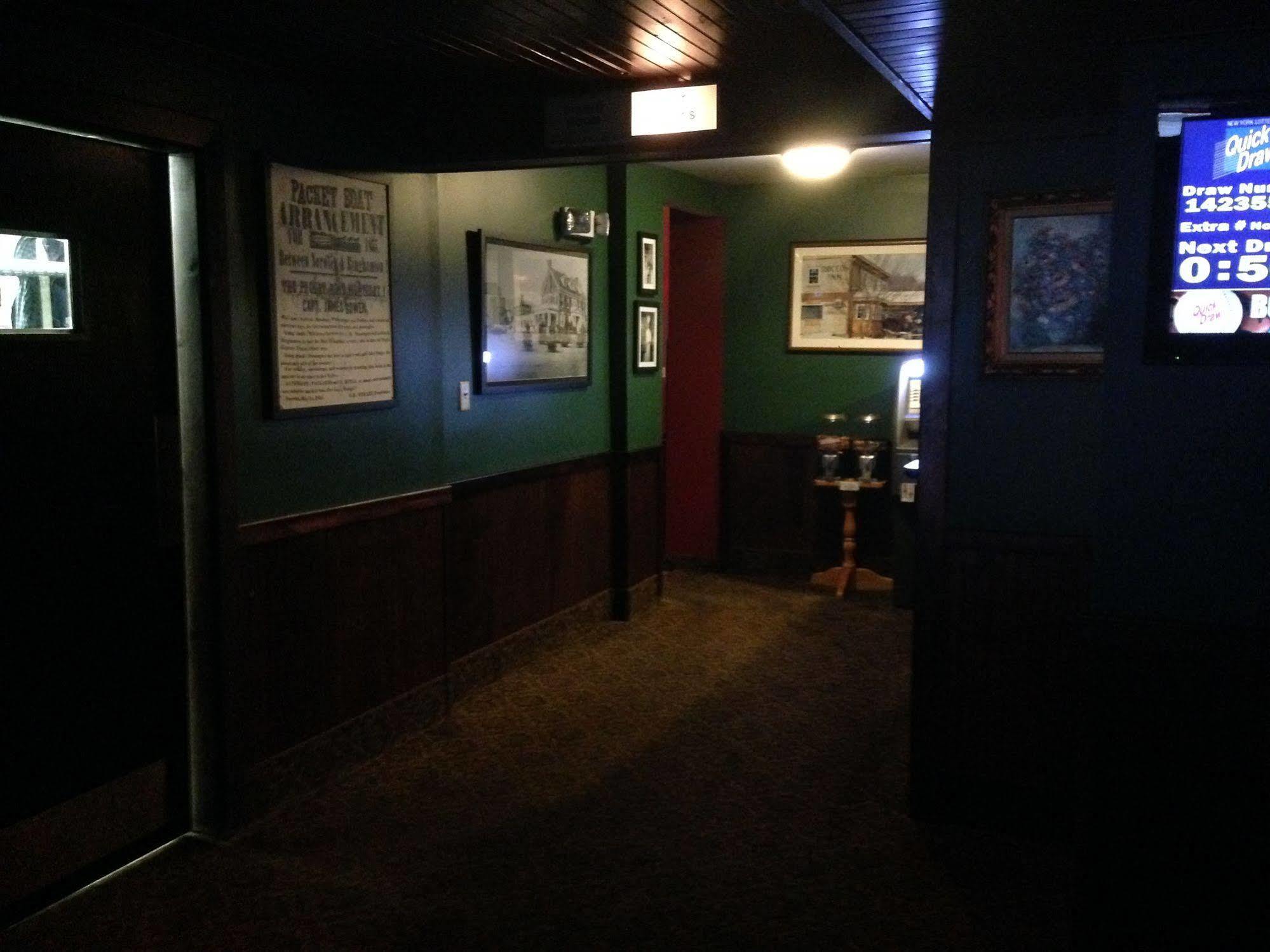 Fred'S Inn Restaurant & Lodging Norwich Buitenkant foto